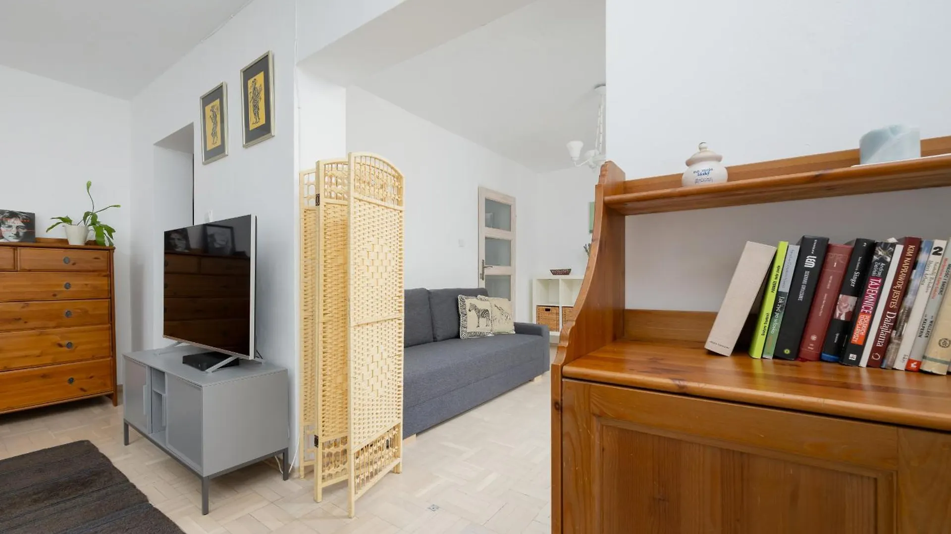 Okopowa Rodzinny Apartament Z Balkonem Warszawa By Noclegi Renters Polsko
